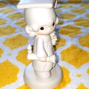 🟢 Precious Moments 1980. Girl graduation Figurine  FINAL